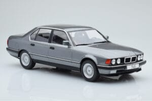 BMW 7 Series E32 740i Silber MCG 1:18 MCG18161 Druckguss — Bild 3 von 5