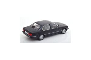 BMW 750i E32 Schwarz MCG 1:18 MCG18162 Druckguss — Bild 2 von 3