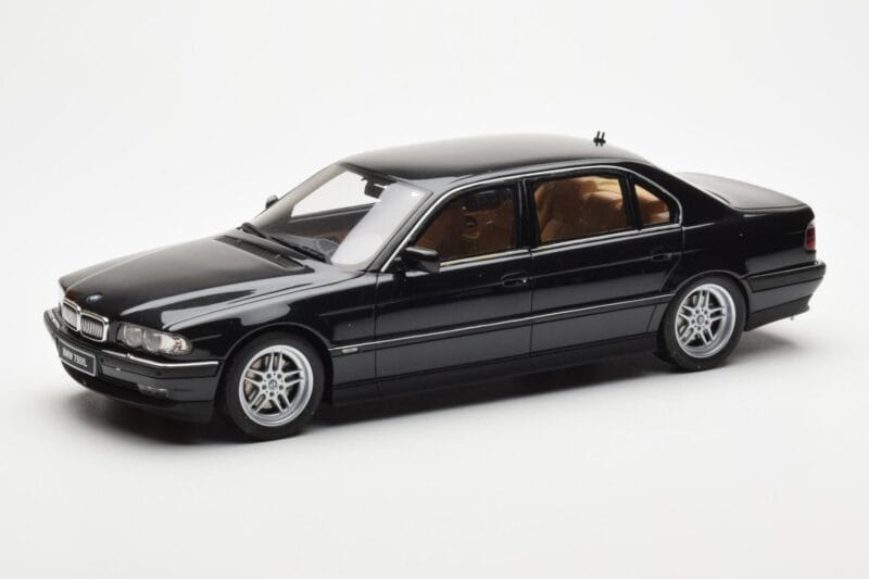 BMW 750iL E38 Schwarz Otto 1:18 OT609 Resin