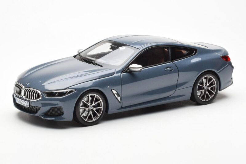 BMW 850i G15 Barcelona Blue Metallic Norev 1:18 80432450995 Druckguss