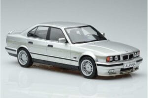 BMW Alpina B10 4.6 E34 Silber MCG 1:18 MCG18231 Druckguss — Bild 4 von 5