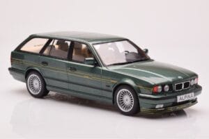 BMW Alpina B10 E34 Touring Dunkelgrün MCG 1:18 MCG18331 Druckguss — Bild 4 von 6