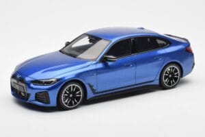 BMW i4 M50 G26 Blau Otto 1:18 OT453 Resin