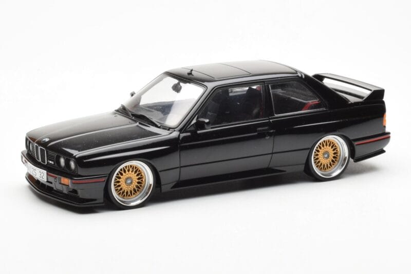 BMW M3 E30 Sport Evolution Schwarz Custom Wheels AUTOart 1:18 70562 Druckguss