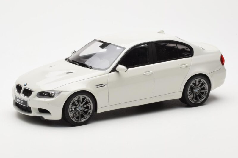 BMW M3 E90 Limousine Weiß GT Spirit 1:18 GT053 Resin