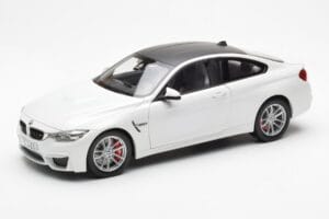 BMW M4 F82 Frozen Brilliant Weiß Paragon 1:18 PA-97101 Druckguss