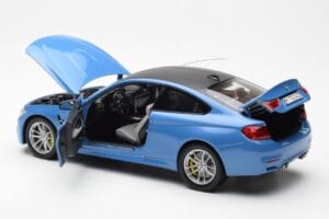 BMW M4 F82 Yas Marina Blau Paragon 1:18 PA-97102 Druckguss — Bild 5 von 8