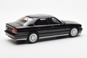 BMW M5 E34 Schwarz Otto 1:18 OT690 Resin — Bild 2 von 6