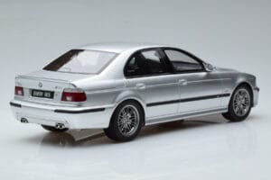 BMW M5 E39 Silber Otto 1:18 OT747B Resin — Bild 2 von 7