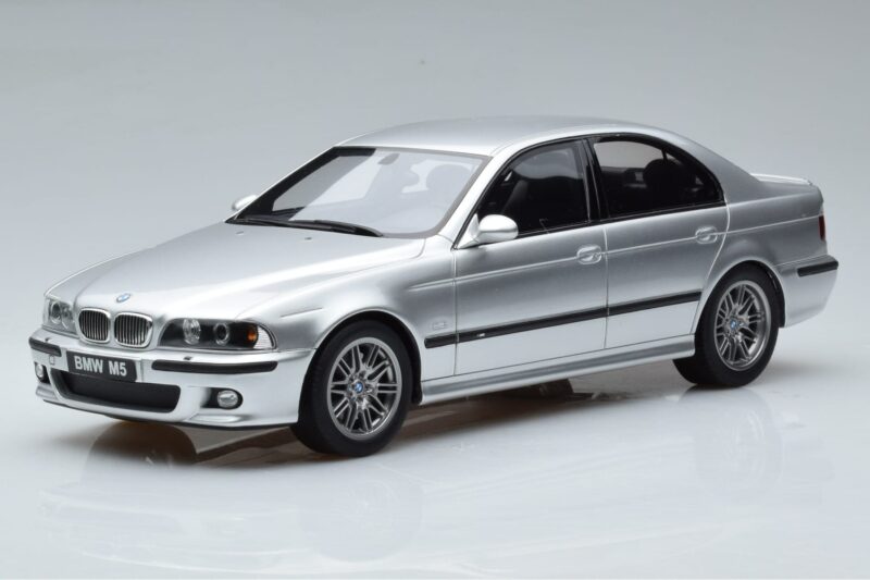 BMW M5 E39 Silber Otto 1:18 OT747B Resin