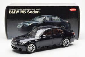 BMW M5 E60 Carbon Schwarz Kyosho 1:18 08593BK Druckguss — Bild 8 von 8