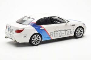 BMW M5 E60 Ring Taxi Nürburgring Kyosho 1:18 08593RT Druckguss — Bild 3 von 8
