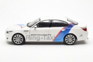 BMW M5 E60 Ring Taxi Nürburgring Kyosho 1:18 08593RT Druckguss — Bild 4 von 8