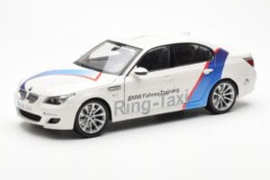 BMW M5 E60 Ring Taxi Nürburgring Kyosho 1:18 08593RT Druckguss
