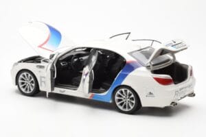 BMW M5 E60 Ring Taxi Nürburgring Kyosho 1:18 08593RT Druckguss — Bild 5 von 8