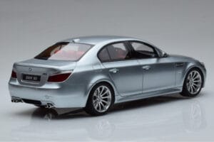 BMW M5 E60 Silber Otto 1:18 OT426 Resin — Bild 2 von 6