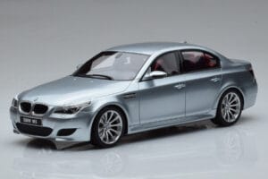 BMW M5 E60 Silber Otto 1:18 OT426 Resin