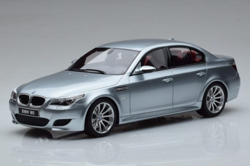 BMW M5 E60 Silber Otto 1:18 OT426 Resin