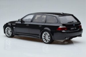 BMW M5 E61 Touring Schwarz Otto 1:18 OT1020 Resin — Bild 5 von 6