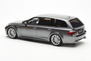 BMW M5 E61 Touring Grau Otto 1:18 OT189 Resin — Bild 5 von 6