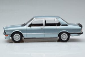 BMW M535i E12 Blau Norev 1:18 183269 Druckguss — Bild 3 von 6