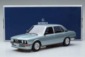 BMW M535i E12 Blau Norev 1:18 183269 Druckguss — Bild 6 von 6