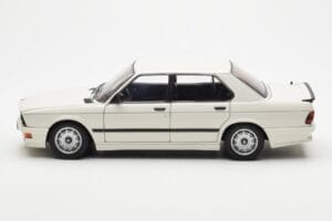 BMW M535i E28 Alpine Weiß AUTOart 1:18 75161 Druckguss — Bild 4 von 10