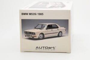 BMW M535i E28 Alpine Weiß AUTOart 1:18 75161 Druckguss — Bild 9 von 10