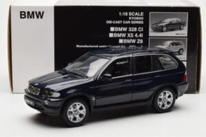 BMW X5 4.4i E53 Dunkel Blau Kyosho 1:18 08521DB Druckguss — Bild 8 von 8