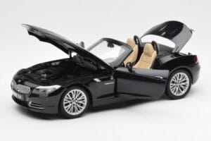 BMW Z4 E89 Spider Schwarz Metallic Kyosho 1:18 08771BK Druckguss — Bild 2 von 9