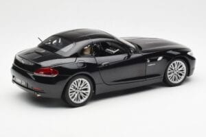 BMW Z4 E89 Spider Schwarz Metallic Kyosho 1:18 08771BK Druckguss — Bild 4 von 9