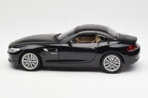 BMW Z4 E89 Spider Schwarz Metallic Kyosho 1:18 08771BK Druckguss — Bild 5 von 9