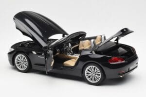 BMW Z4 E89 Spider Schwarz Metallic Kyosho 1:18 08771BK Druckguss — Bild 6 von 9
