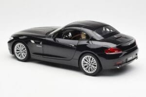 BMW Z4 E89 Spider Schwarz Metallic Kyosho 1:18 08771BK Druckguss — Bild 8 von 9