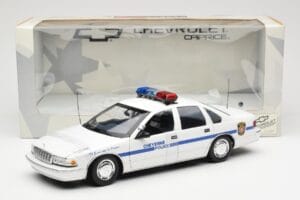 Chevrolet Caprice Cheyenne Polizei UT Models 1:18 21025 Druckguss — Bild 6 von 6