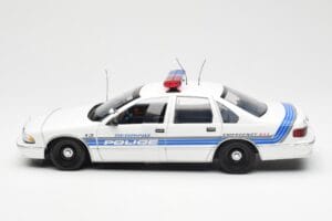 Chevrolet Caprice Sebring Polizei UT Models 1:18 21029 Druckguss — Bild 3 von 6