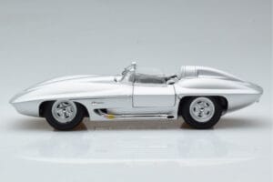 Chevrolet Corvette C1 Stingray Concept AUTOart 1:18 71000 Druckguss — Bild 5 von 8
