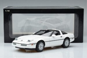 Chevrolet Corvette C4 Weiß AUTOart 1:18 71243 Druckguss — Bild 8 von 8