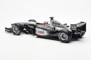 McLaren MP4/17D #6 K. Raikkonen F1 2003 Hot Wheels 1:18 B1650 Druckguss — Bild 4 von 6