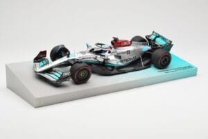 Mercedes AMG Petronas W13 E Performance #63 G. Russell Brazilian GP 1st Win 2022 Minichamps 1:18 113222163 Resin — Bild 2 von 4