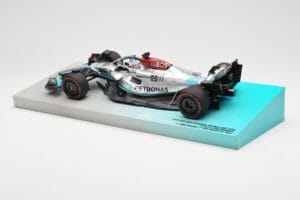 Mercedes AMG Petronas W13 E Performance #63 G. Russell Brazilian GP 1st Win 2022 Minichamps 1:18 113222163 Resin — Bild 3 von 4
