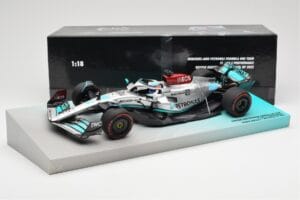 Mercedes AMG Petronas W13 E Performance #63 G. Russell Brazilian GP 1st Win 2022 Minichamps 1:18 113222163 Resin — Bild 4 von 4