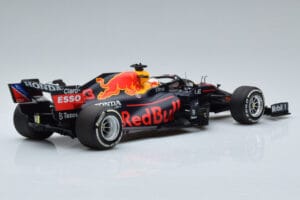 Red Bull Racing RB16B #33 M. Verstappen Abu Dhabi GP F1 World Champion 2021 Minichamps 1:18 110212333 Druckguss — Bild 2 von 6