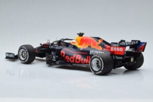 Red Bull Racing RB16B #33 M. Verstappen Abu Dhabi GP F1 World Champion 2021 Minichamps 1:18 110212333 Druckguss — Bild 5 von 6