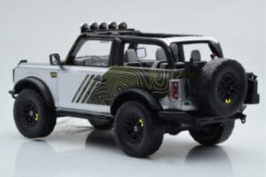 Ford Bronco RTR Iconic Silber GT Spirit 1:18 GT404 Resin — Bild 5 von 6