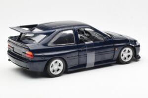 Ford Escort RS Cosworth Blau Metallic UT Models 1:18 180082101-R1 Druckguss — Bild 5 von 6
