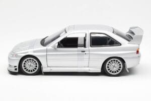 Ford Escort RS Cosworth Straßenfahrzeug Silber UT Models 1:18 22706 Druckguss — Bild 3 von 6