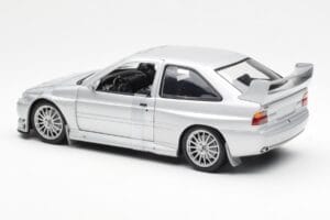 Ford Escort RS Cosworth Straßenfahrzeug Silber UT Models 1:18 22706 Druckguss — Bild 4 von 6