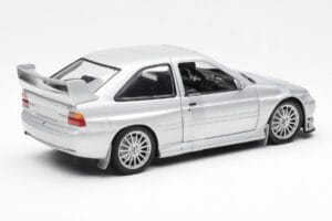 Ford Escort RS Cosworth Straßenfahrzeug Silber UT Models 1:18 22706 Druckguss — Bild 5 von 6