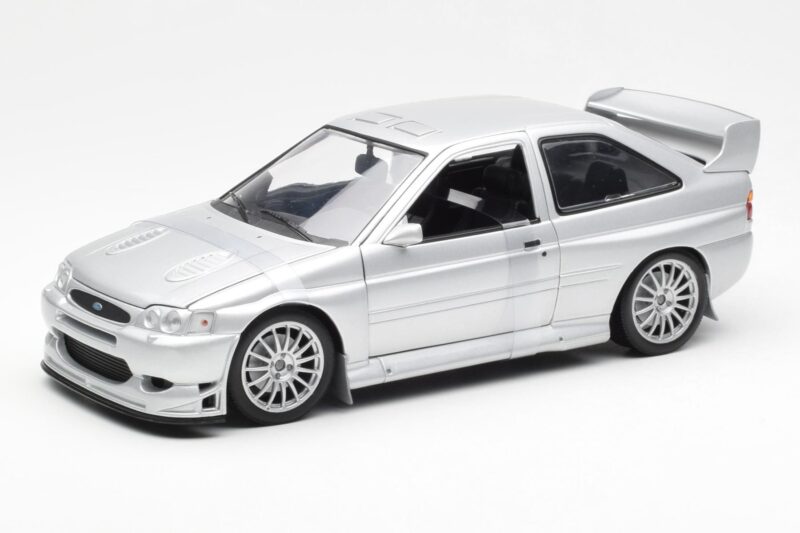 Ford Escort RS Cosworth Straßenfahrzeug Silber UT Models 1:18 22706 Druckguss